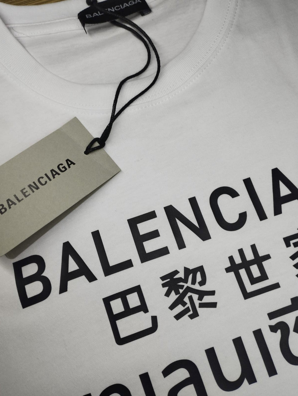 Balenciaga Blanca Idiomas